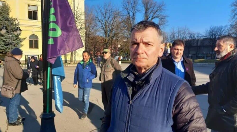 Aleksandar Jovanović Ćuta: Protest zbog Starice 3. septembra ispred Ambasade Kine u Beogradu 1