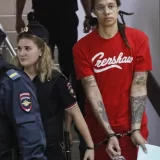 Devet godina zatvora za Britni Grajner 6