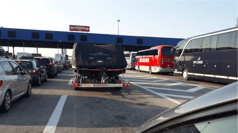 Putevi Srbije: Kamioni na granicama čekaju do dva sata, putnička vozila do sat i po 1