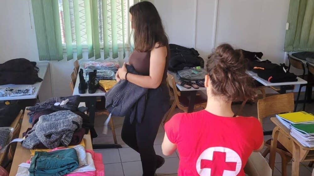 U Zaječaru održana akcija podele školskog pribora i garderobe 1