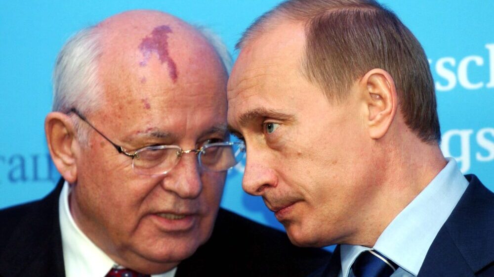 Gorbačovu se na Zapadu odaje pošta kao čoveku mira, u Moskvi izrazi saučešće 1