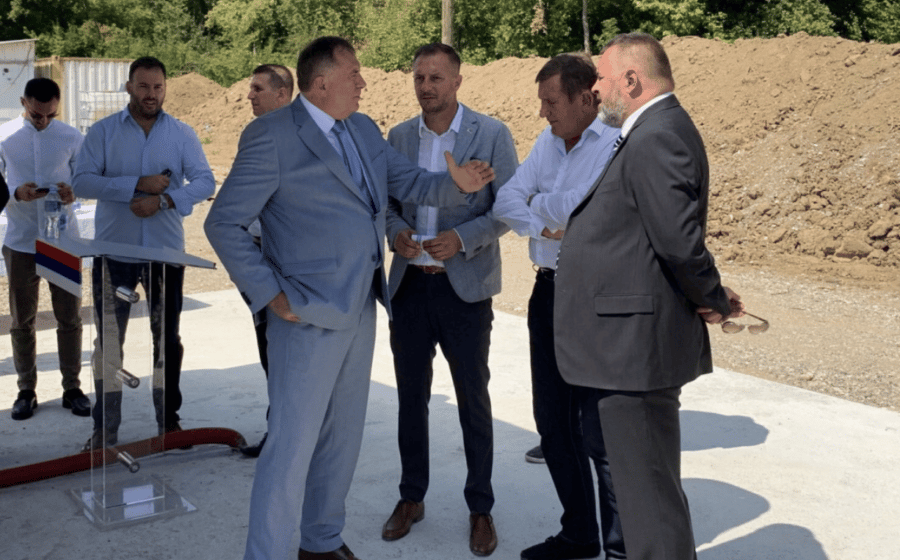 Dodikov ministar usvojio Pravilnik: preko stikera za registraciju pratiće se kretanja svih vozila registrovanih u BiH 1