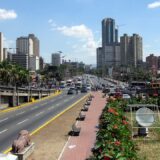 "Začuh zvuk pištaljke i zavijanje sirena policijskih kola: Bože, to nije vežba!": Neobično razgledanje Karakasa 13