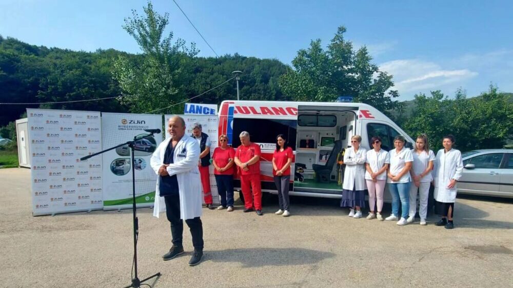 Majdanpek: Savremeni reanomobil stigao u Dom zdravlja Majdanpek 2 Majdanpek: Savremeni reanomobil stigao u Dom zdravlja Majdanpek 2