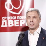 Dveri: Vučić da odbaci sve ultimatume u Briselu i da se vrati u Beograd 4