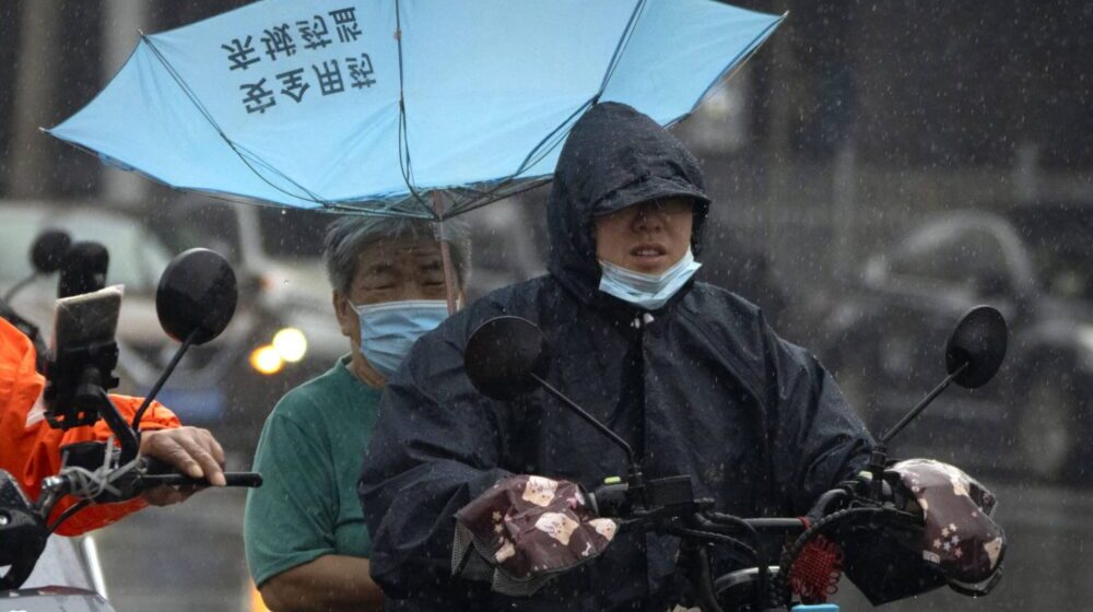 U poplavama u Kini 16 osoba nastradalo, 18 nestalo 1