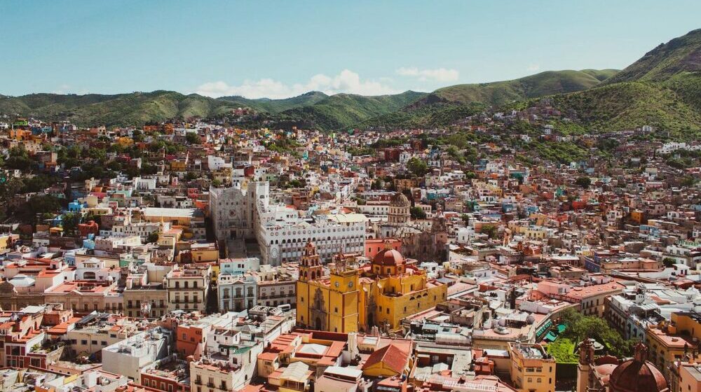 Grad na jugu Meksika napustilo 4.000 stanovnika zbog nasilja narko-kartela 1