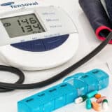 Krvni pritisak bi trebalo meriti na obe ruke tvrde naučnici 5