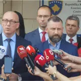 Koliko su ozbiljna upozorenja Srpske liste da će izaći iz kosovskih institucija: Sagovornici Danasa smatraju da niko više takve pretnje ne uzima ozbiljno 9