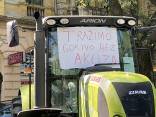 Subotica: Nova blokada traktorima od 19 do 22 časa (FOTO) 2