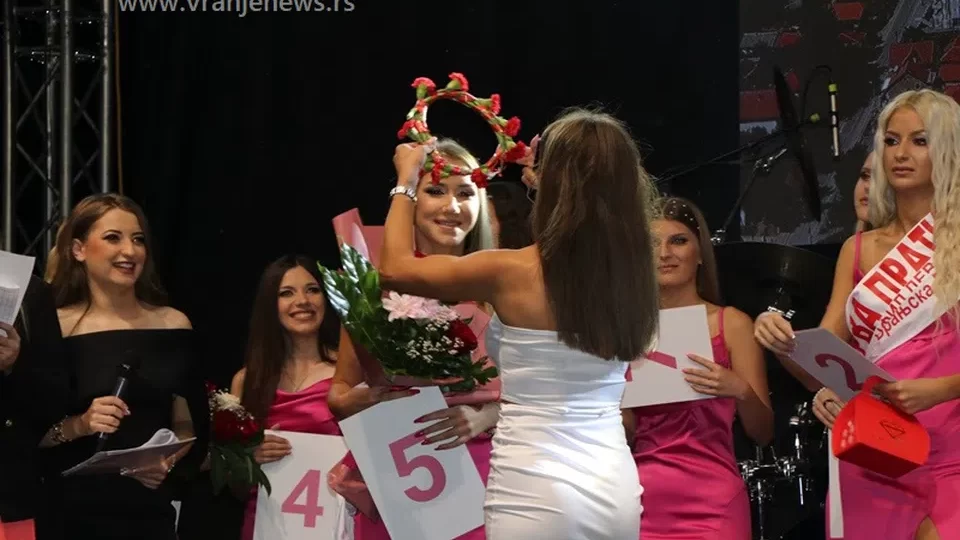 Aleksandra Dimić izabrana za Miss na "Danima karanfila" u Vranjskoj Banji 1