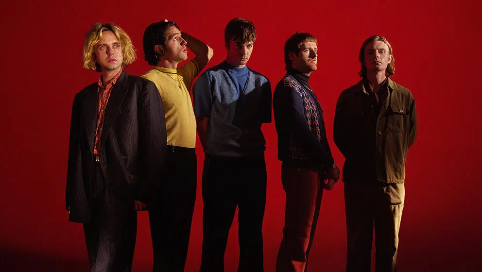 Grupa Fontaines D.C. popela fana iz publike na binu da svira sa njima (VIDEO) 1