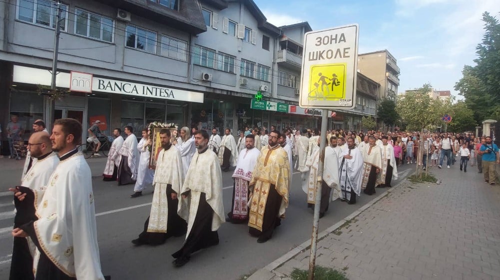 U Zaječaru održan molitveni hod – Bogorodičina litija: “Mi nismo ovde da osudimo one koji drugačije misle već da ukažemo na opasnost i problem” 1