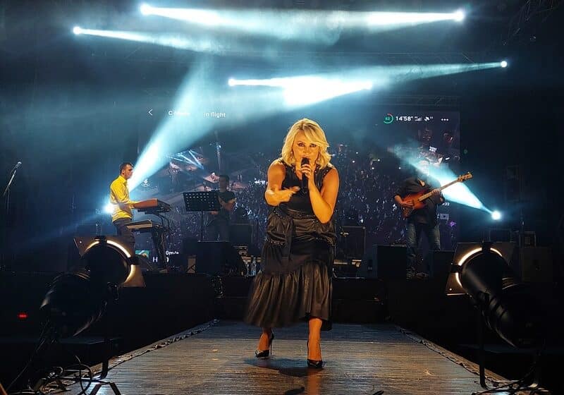 Treće večeri Roštiljijade u Leskovcu nastupila pevačica Goca Tržan 1