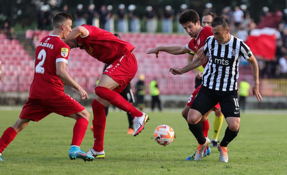 Partizan pobedio u Kragujevcu, Natho spasio crno-bele nove bruke 1