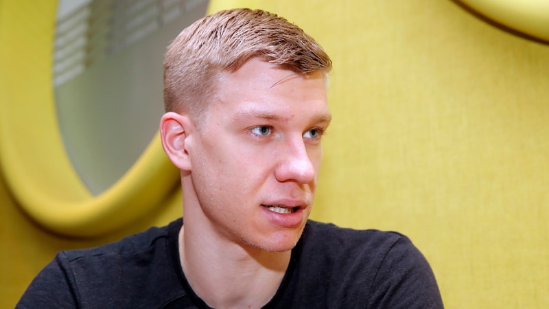 Kao podstanar sâm naučio da svira klavir, prezime krije čudesnu priču (VIDEO) 1