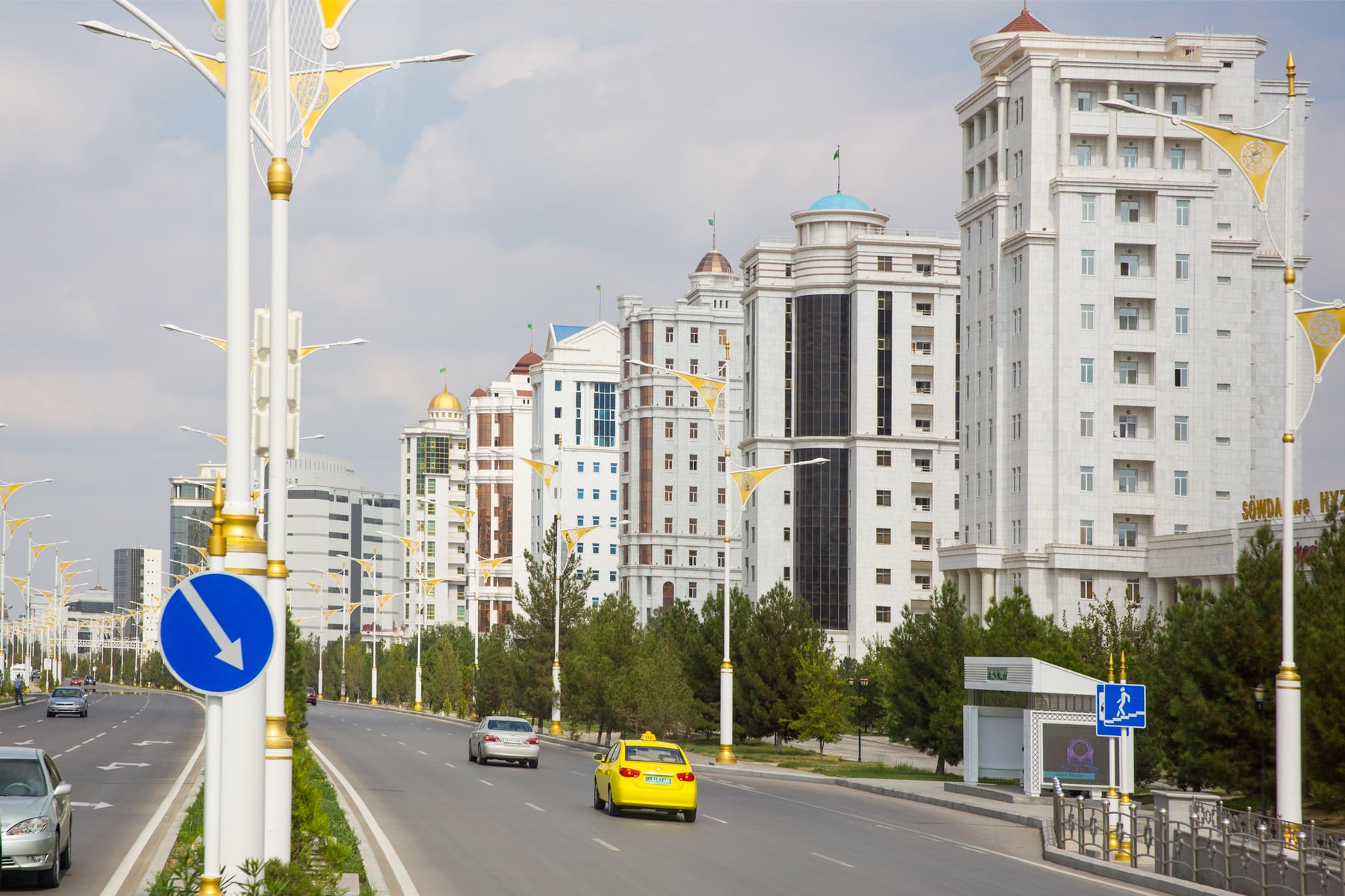 "Zatvoreni smo u zlatnoj kugli": Prestonica jedne od najzatvorenijih zemalja na svetu - mermer, bašte i puste ulice 6