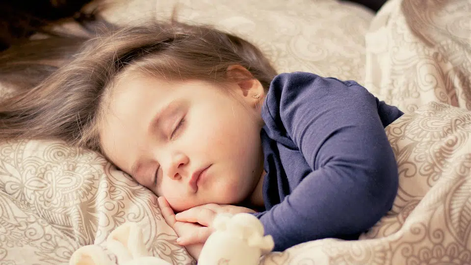 Koliko sna je potrebno deci, koje su posledice nedovoljnog spavanja i kako duže spavati? 1