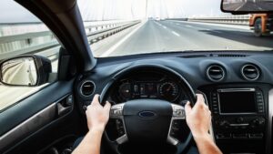 Ko će moći da iskoristi subvenciju od 2.100 evra za kupovinu automobila: Šta voze naši građani i imaju li para za nova kola? 3