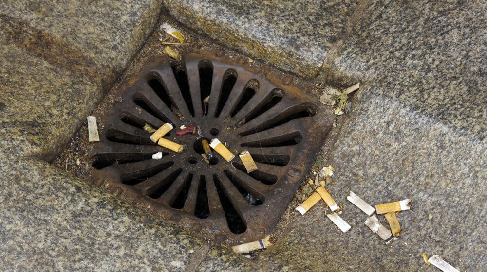 Šta se dogodi ako se opušak cigarete baci u kanalizaciju? 1