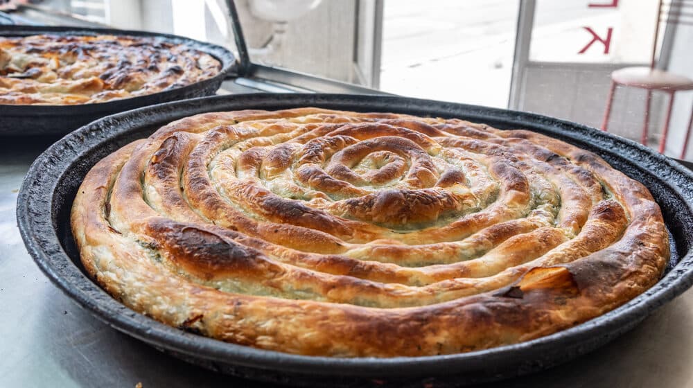 Skandal u BiH: Pekara prodavala burek sa svinjetinom 1