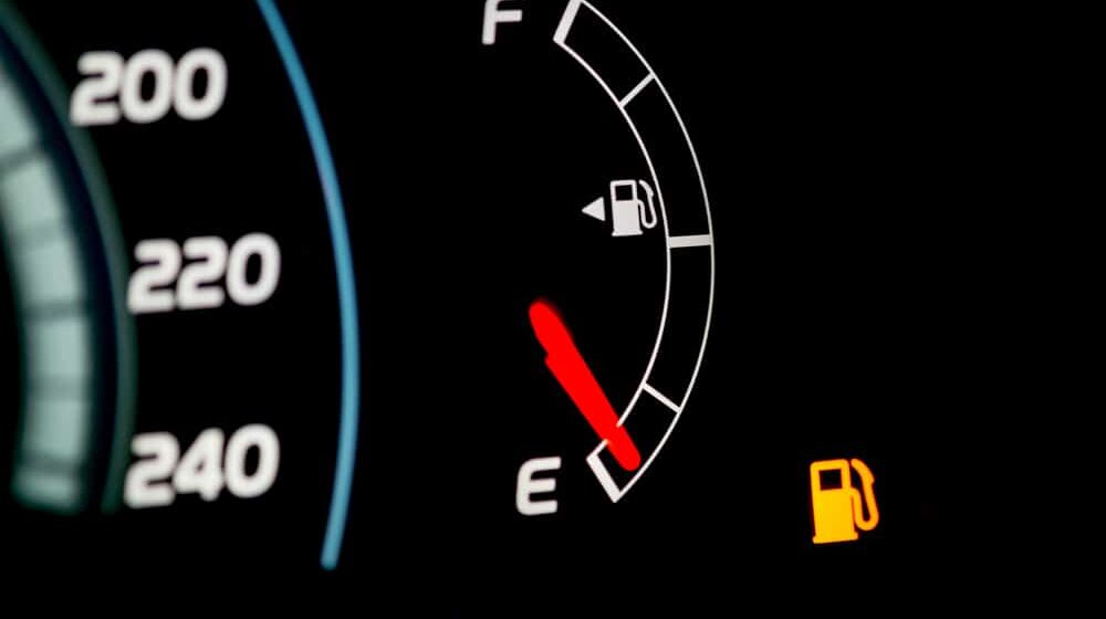 Šta kad se upali signalna lampica i koliko još možete da vozite "na rezervi"? 1