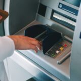 Od danas se naplaćuje ako pogrešite PIN na bankomatu 13