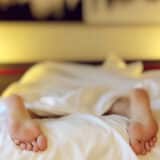 Simptom nedostatka vitamina B12 koji se javlja noću: Da li ga zanemarujete? 4