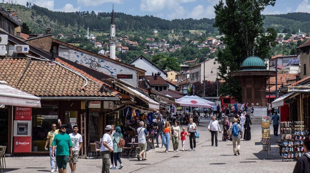 Uoči izbora, u Bosni i Hercegovini i dalje stanje "ni rata ni mira" 1