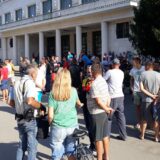 Poljoprivrednici ostaju u centru Novog Sada spavaju ispred Banovine, ujutru u 9 razgovor sa premijerkom 3