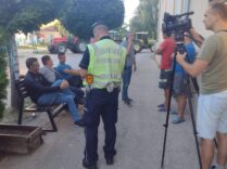 Noćna dežurstva na blokadi u Rači kod Kragujevca, poljoprivrednike sutra prima predsednik opštine 13