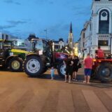 Poljoprivrendnici ostaju na ulicama do daljnjeg, odblokiran Varadinski most, Bulevar i dalje blokiran 8