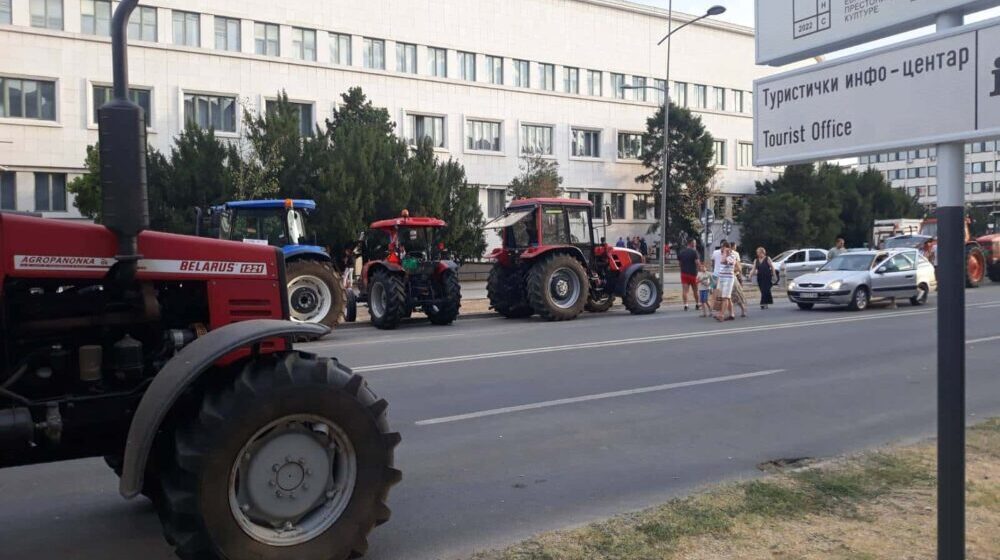 Poljoprivrednici prihvatili poziv premijerke da dođu na sastanak u Vladu Srbije na pregovore, proteste nisu obustavili 1