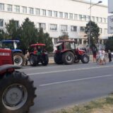 Poljoprivrednici prihvatili poziv premijerke da dođu na sastanak u Vladu Srbije na pregovore, proteste nisu obustavili 11