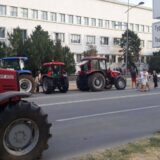 Šesti dan blokada u Novom Sadu: Traktori na bulevaru, paori još čekaju odgovor na najnovije zahteve 8