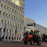 "Kad je SNS došao na vlast promenio je sve zakone koji sada idu na ruku agrotajkunima": Zbog čega sve mali poljoprivrednici odlaze sa sela? 4