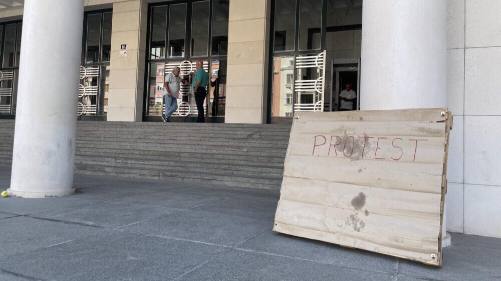 Centar Novog Sada i dalje blokiran, ratari pozivaju Vučića da se uključi u pregovore 2