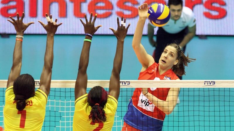 Tijana Malešević staje uz aut liniju 1