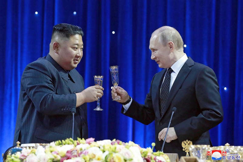 Putin poručio Kimu da želi da proširi veze Moskve i Pjongjanga 1