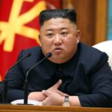 Severnokorejski vođa Kim Džong Un doveo ćerku u obilazak vojnih jedinica 17