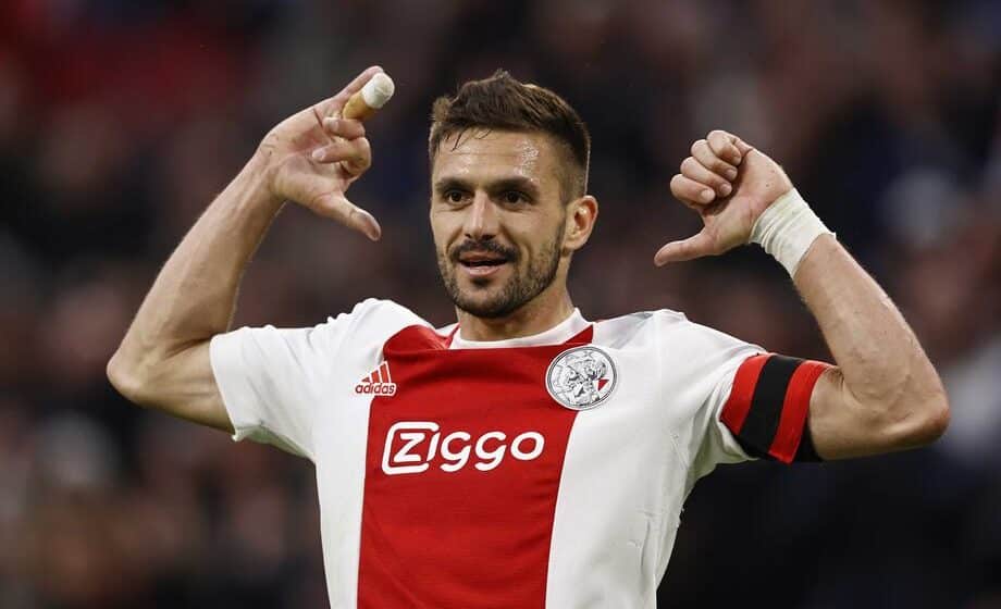 Tadić pesnicom po napadačima 1