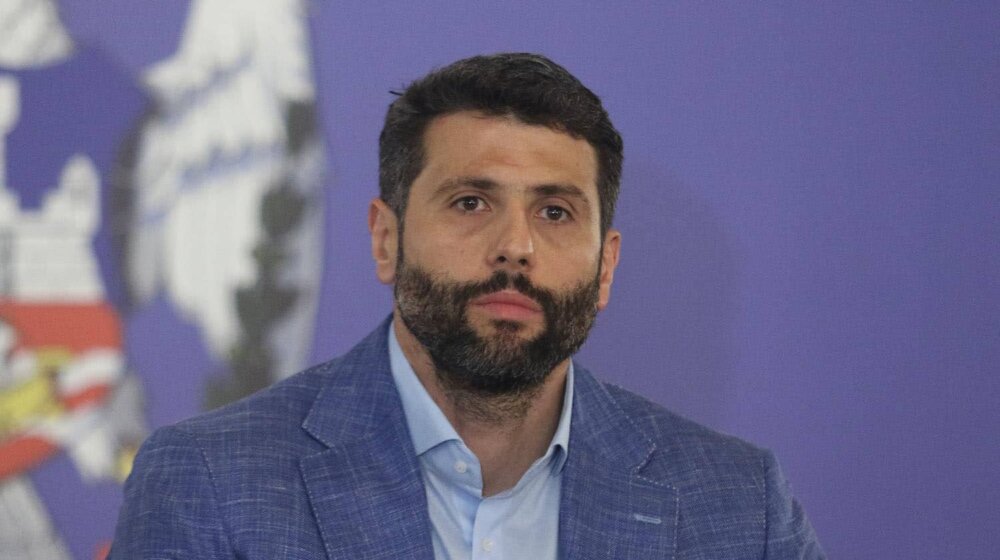 Siniša Mali pokušava da dobije diplomu doktora nauka preko suda, a šta je sa doktoratom Aleksandra Šapića? 1