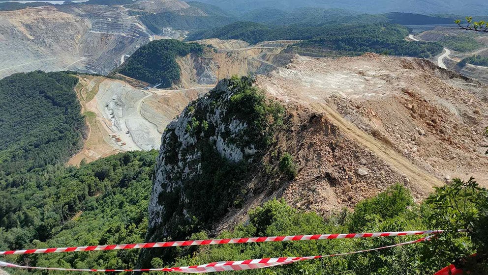 Nema mira na Starici: Ziđin tvrdi da su kamperi pretukli zaposlenog kompanije i zapalili vrednu mašinu 1