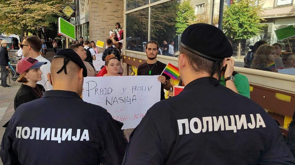 "I dalje se nadamo da će država u poslednjem trenutku izbeći bruku": Pavle Grbović (PSG) takođe na ulici, uprkos zabrani šetnje u okviru Evroprajda 1
