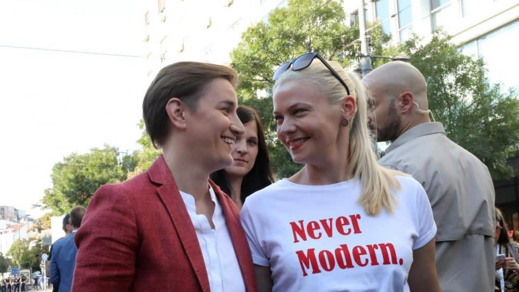 Ko je Milica Đurđić, partnerka Ane Brnabić: Doktorka koja je za vikend dva puta privukla pažnju javnosti 2 Ko je Milica Đurđić, partnerka Ane Brnabić: Doktorka koja je za vikend dva puta privukla pažnju javnosti 2