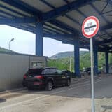 Kolone na prelazu Merdare, čeka se do pet sati za izlazak sa Kosova 11