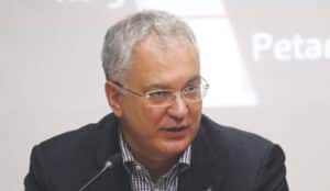 Dragan Šutanovac, ambasador Srbije u Sjedinjenim Američkim Državama, primio je ambasadorku Ukrajine u Americi Olgu Stefanišinu, objavljeno je na zvaničnim nalozima na društvenim mrežama našeg diplomatskog predstavništva.