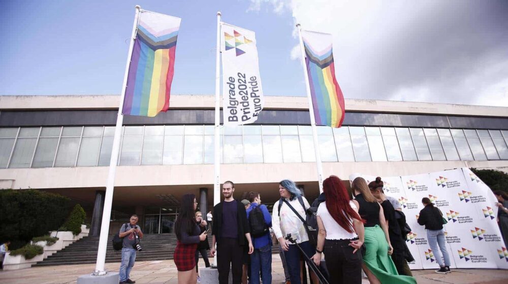 U BEOGRADU OTVORENA LGBT MANIFESTACIJA NEDELJA PONOSA