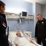 Vulin i Lončar obišli povređene pripadnike MUP-a: Policajci pokazali da se ne plaše ni huligana ni pritisaka 6