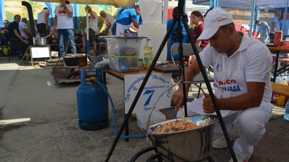 "Najbitniji sastojak je dobra volja": Meraklije u Vranju otkrile tajnu najukusnijeg gulaša 1